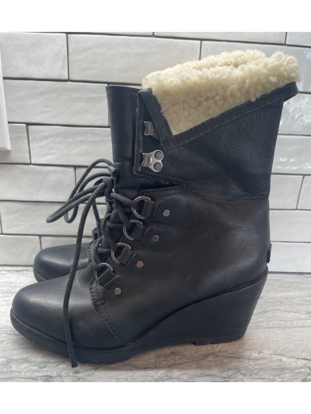 Sorel Womens 9.5 NL2966 Black Leather Joan of Arctic Wedge Boots Fleece Collar